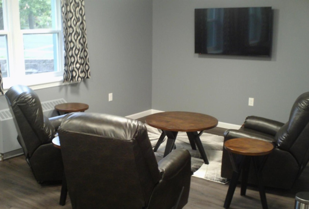 Pine Tree Inn Main image